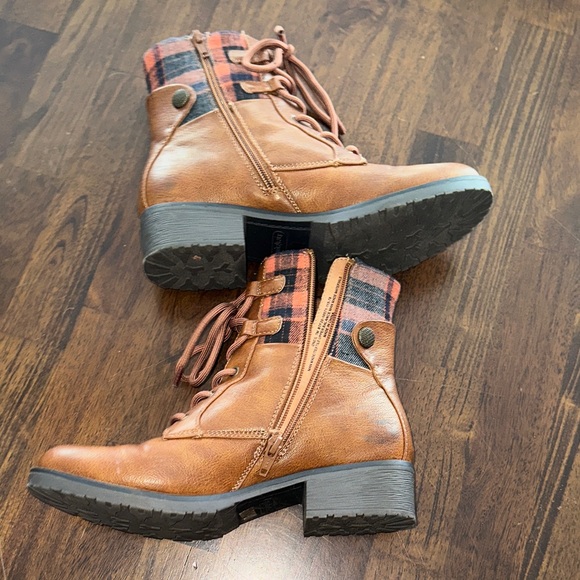 BareTraps Tan and Plaid Lace-Up Boots - Picture 5 of 8